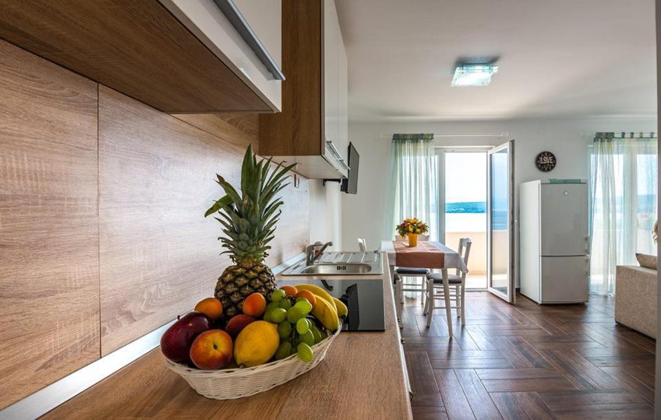 Apartments Dora Vantacici Εξωτερικό φωτογραφία