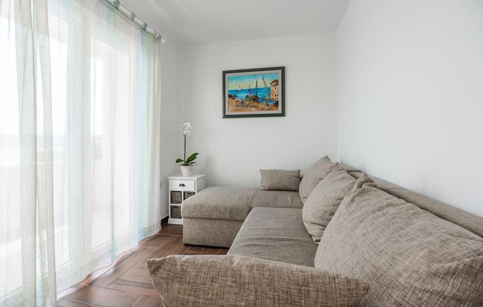 Apartments Dora Vantacici Εξωτερικό φωτογραφία