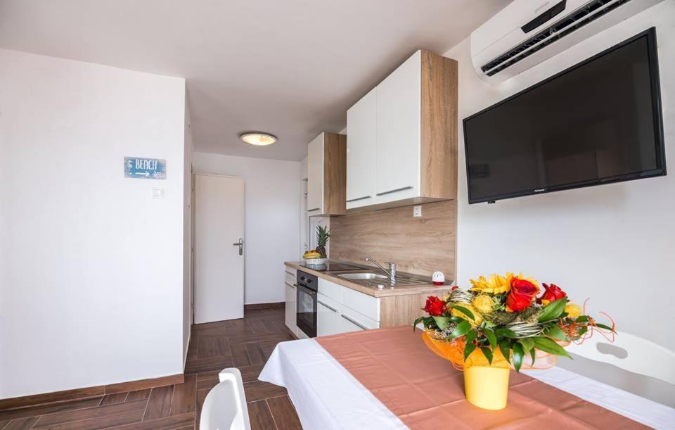 Apartments Dora Vantacici Εξωτερικό φωτογραφία