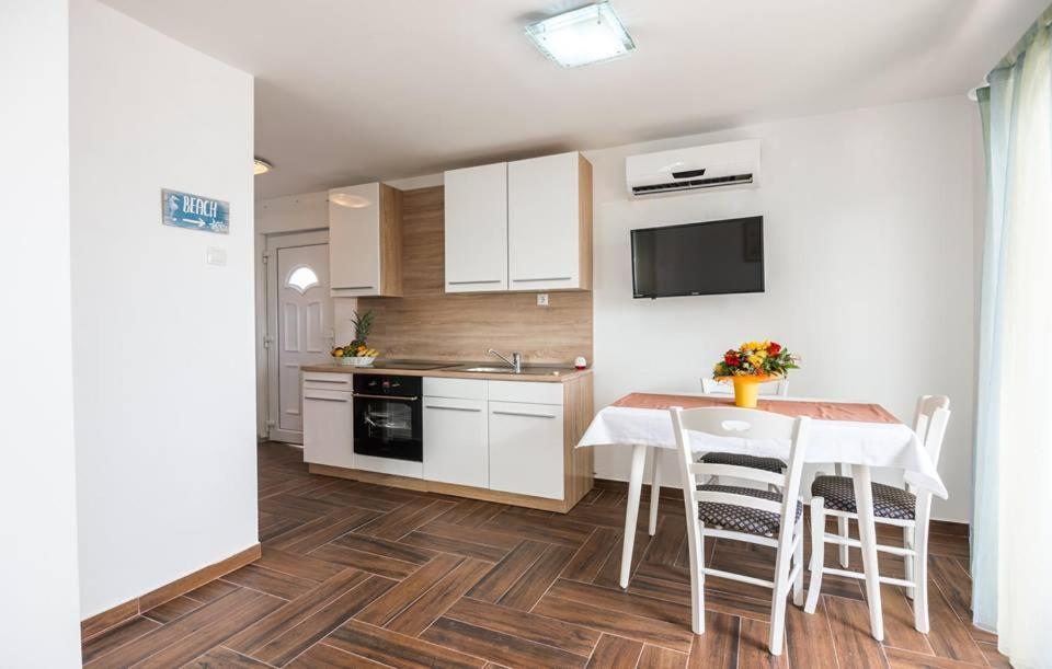 Apartments Dora Vantacici Εξωτερικό φωτογραφία