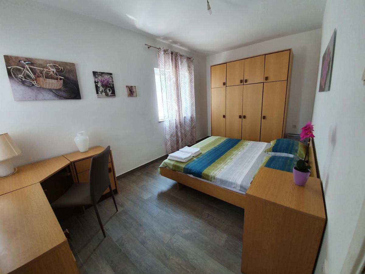 Apartments Dora Vantacici Εξωτερικό φωτογραφία