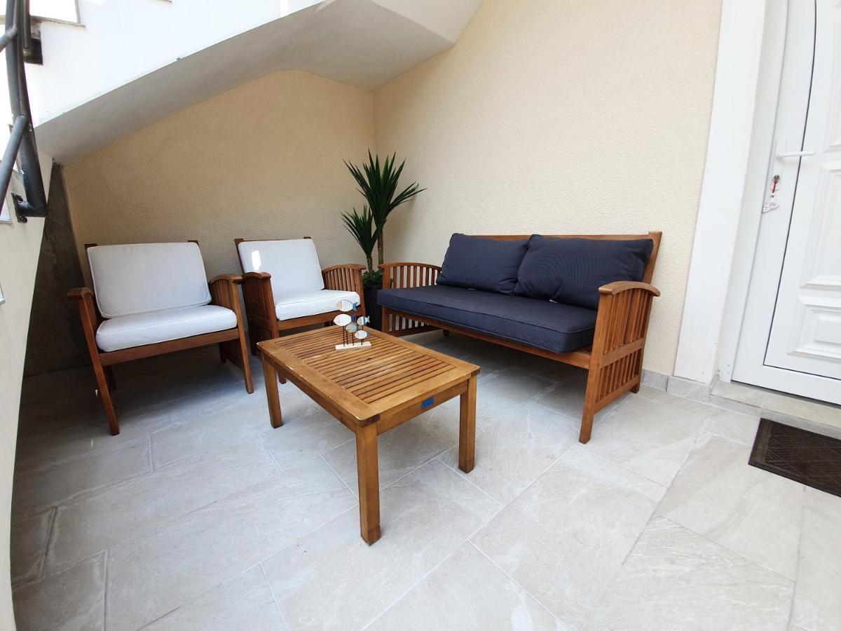 Apartments Dora Vantacici Εξωτερικό φωτογραφία