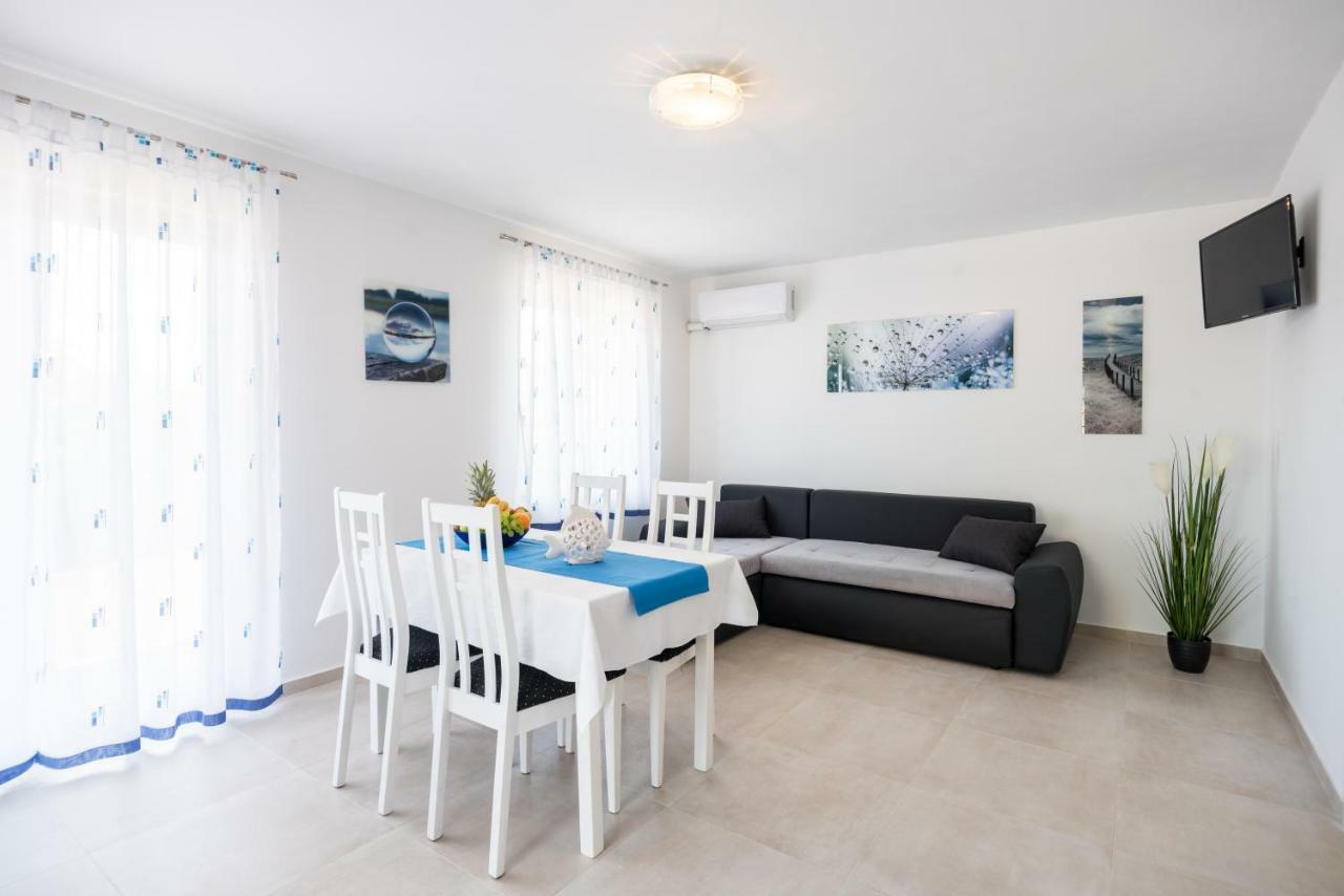 Apartments Dora Vantacici Εξωτερικό φωτογραφία