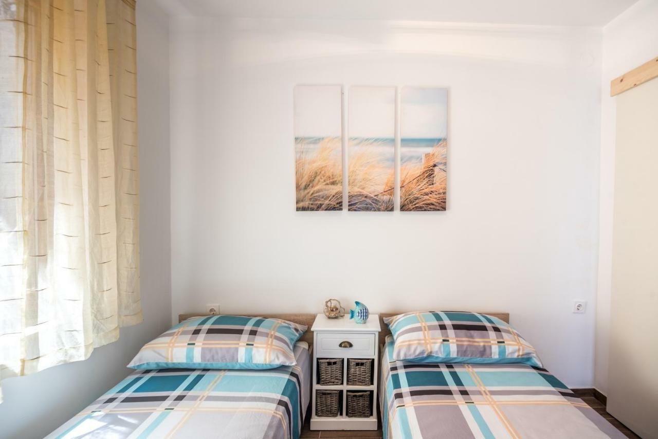 Apartments Dora Vantacici Εξωτερικό φωτογραφία