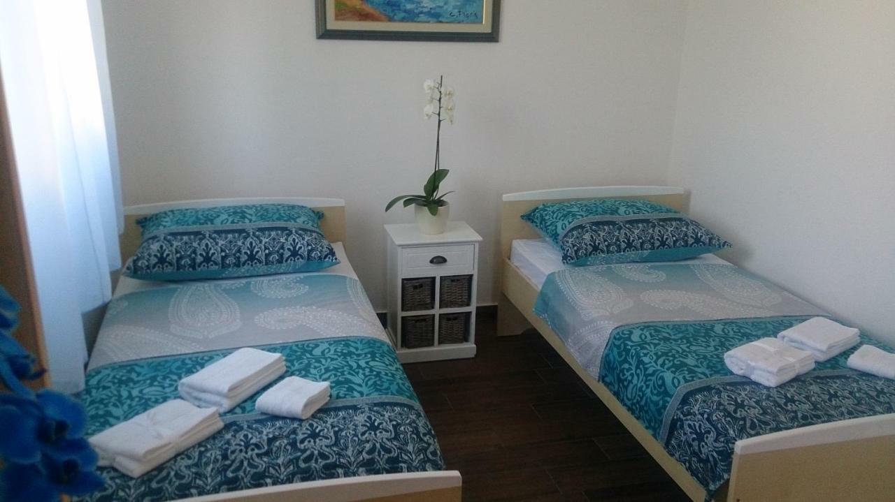 Apartments Dora Vantacici Εξωτερικό φωτογραφία